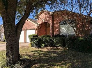 6908 Day Dr, Fort Worth, TX 76132