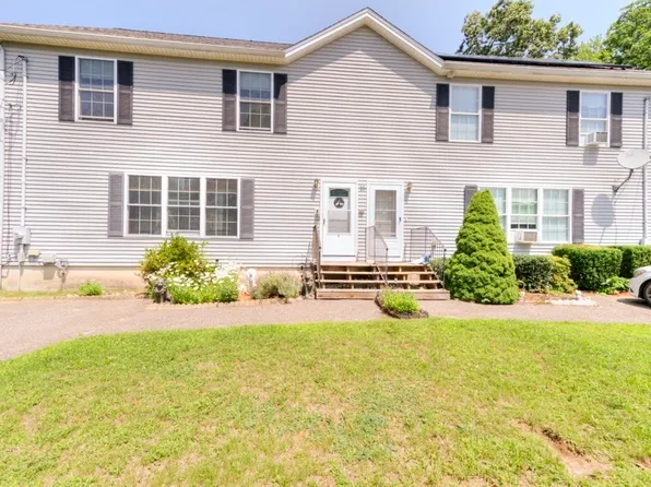 18-18B Kennebec St, Worcester, MA 01606