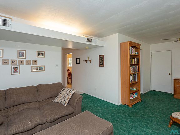 5th image of 1310 Meadow Ln