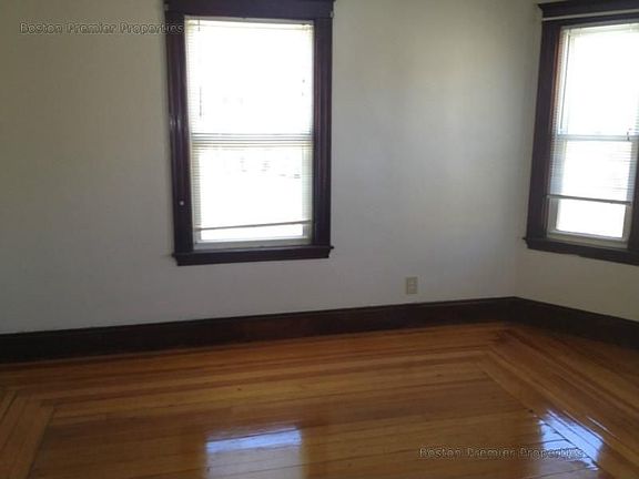 5th image of 14 Prospect Hill St