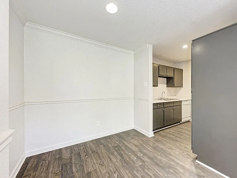 Magnolia Court Apartments — Photo 24