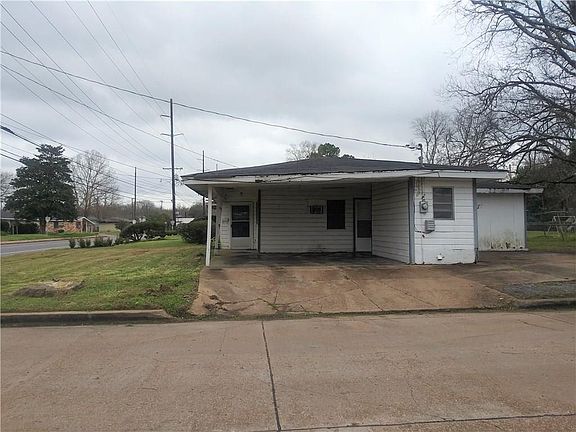 3rd image of 3704 Jones Ave