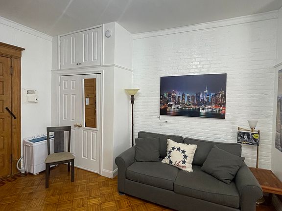 3rd image of 314 W 90th St #2A