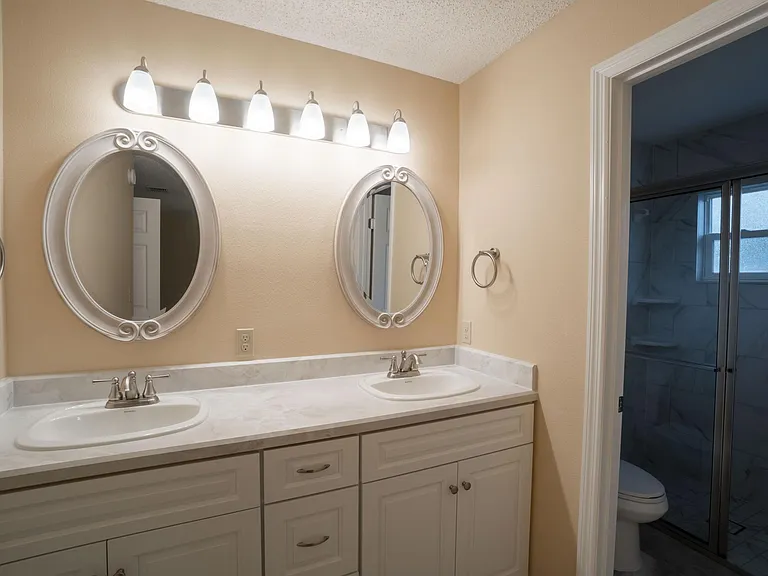 902 Whisler Ct — Photo 10