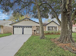 10811 Sagetrail Dr, Houston, TX 77089