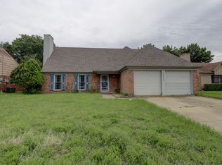 2633 Channing Dr, Grand Prairie, TX 75052