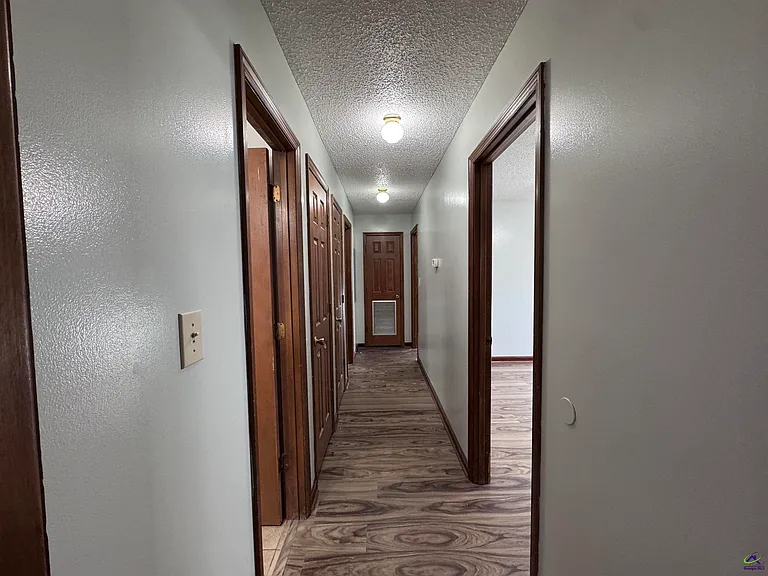 111 Rainbow Ave — Photo 8