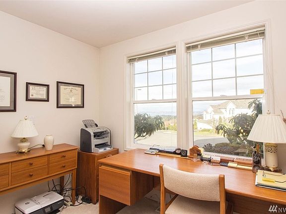 3rd image of 5524 Orca Dr NE