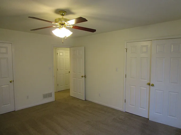 1725-1727 Louise Cir — Photo 13