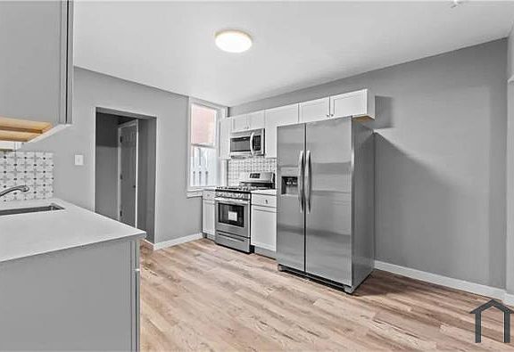 2nd image of 363 44th St