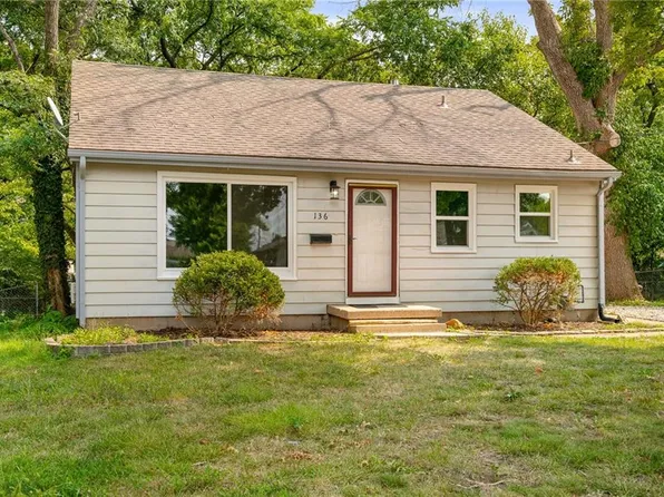 136 S Emma St, Olathe, KS 66061