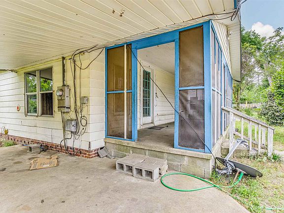 3rd image of 2519 W Hayes St