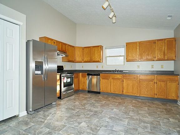5th image of 5240 Lakeside Manor Ln