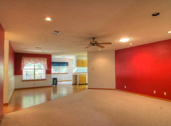 4th image of 212 Broadmoor Dr