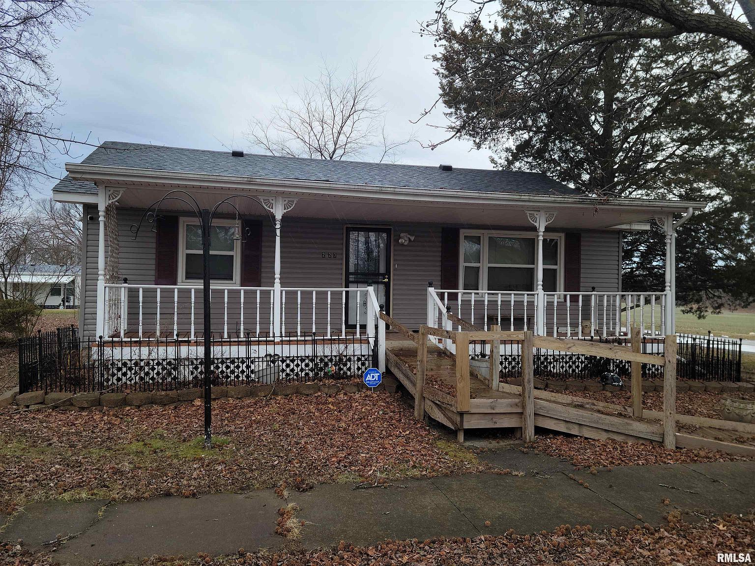 223 N St, Hurst, IL 62949 Zillow