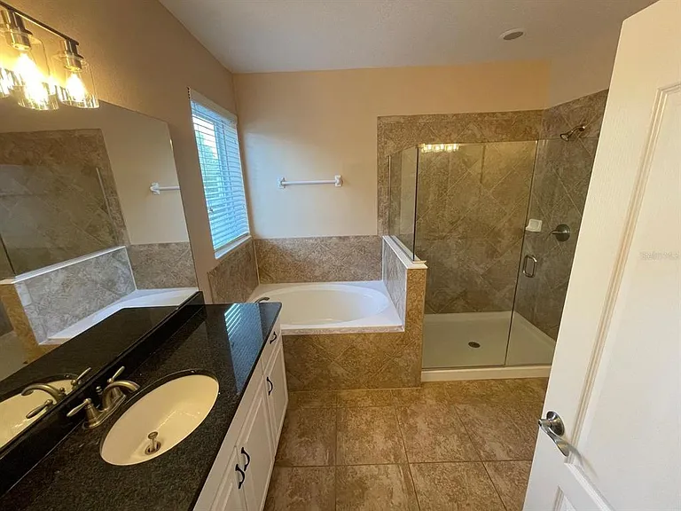 2745 Peony Dr — Photo 34