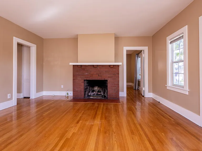 2429 Birch St — Photo 11