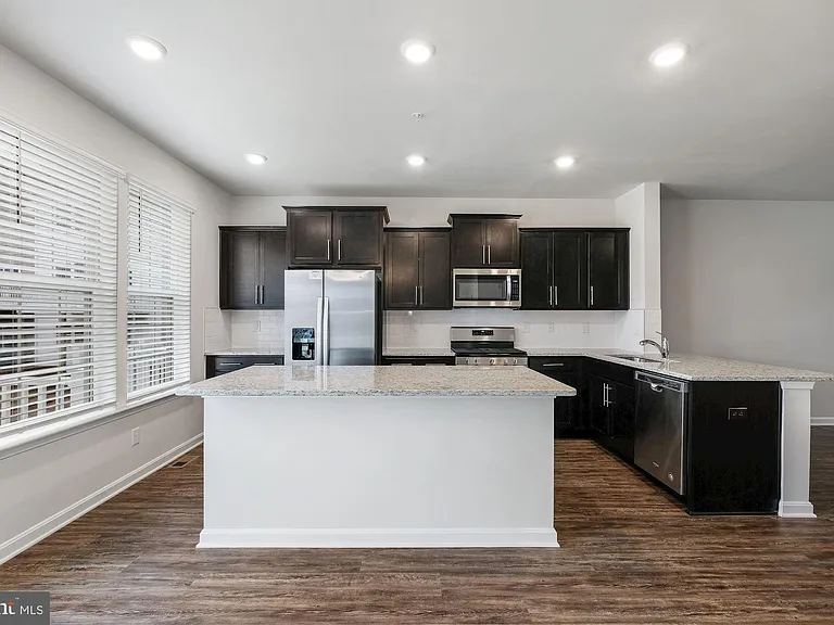 5131 Constitution St — Photo 5