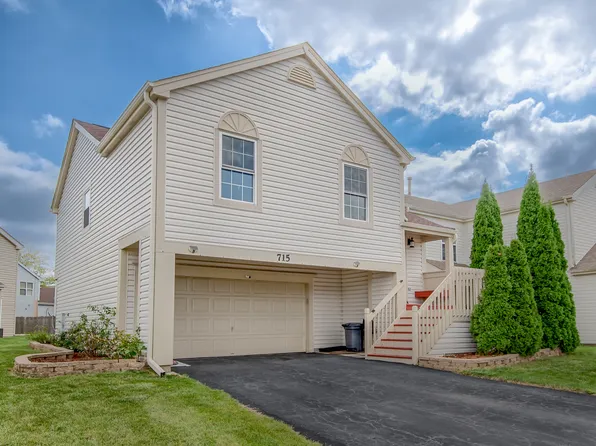 715 Legends Dr, Carol Stream, IL 60188