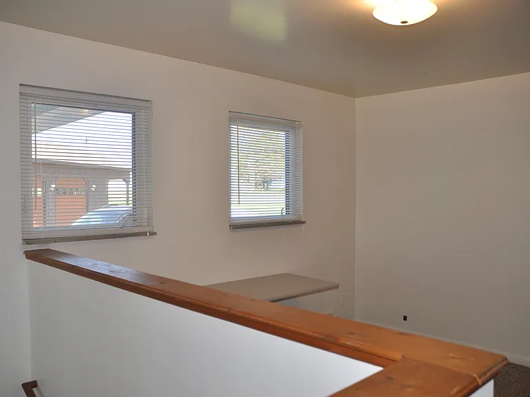 Home Office / Den Area