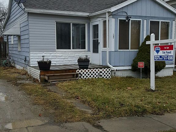 3rd image of 1389 Carman St