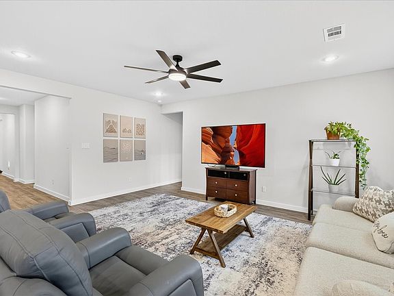 5th image of 656 Cari Ln