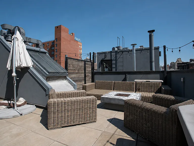310 W 21st St #8 — Photo 1