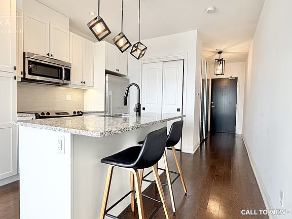 2nd image of 15277 Yonge St #408B