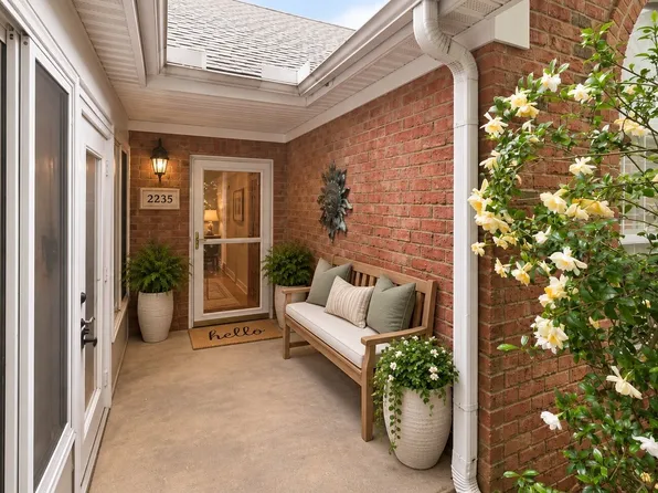 2235 Orchard Pl, Roswell, GA 30076