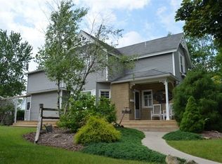 1242 Adams St, La Crosse, WI 54601