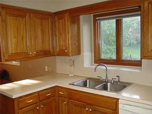 3rd image of 8337 W 120th St