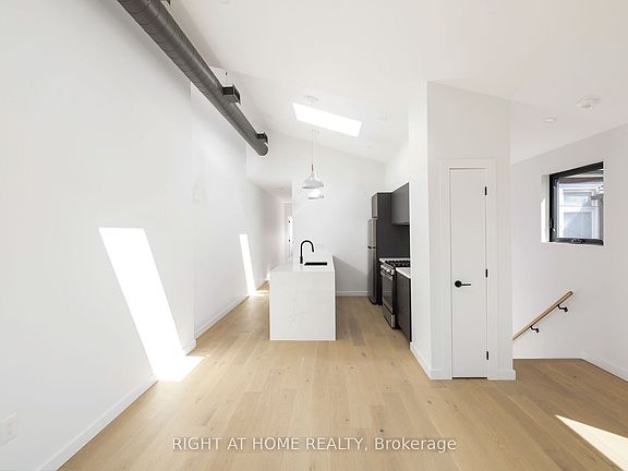 5th image of 86 Lansdowne Ave