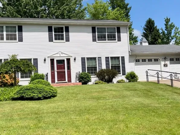 24 Alpine Dr, Apalachin, NY 13732