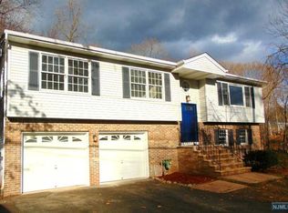 124 Colony Ave, Park Ridge, NJ 07656