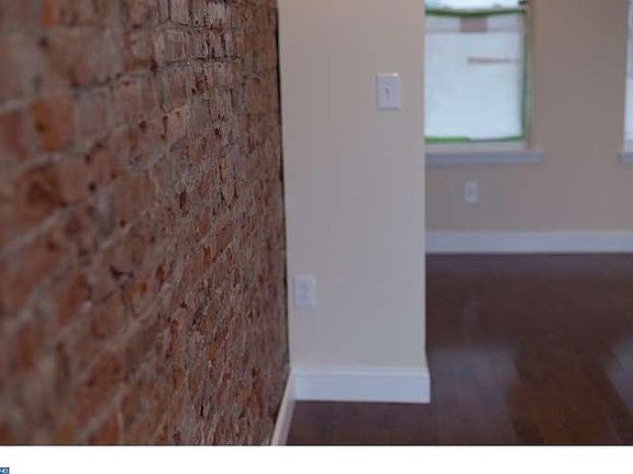 3rd image of 2735 E Ontario St