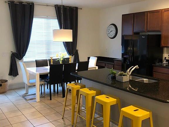 2nd image of 921 Las Fuentes Dr