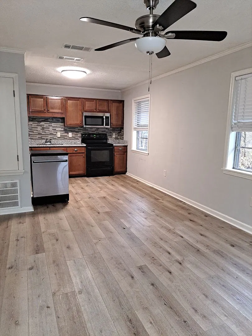 1 bed/1 bath Countryview Village — Photo 2