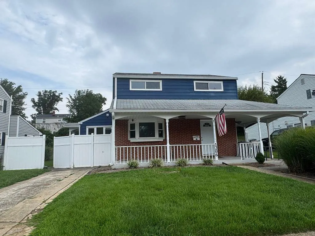 5 bed, 1760 sqft, $2,990 — Photo 1