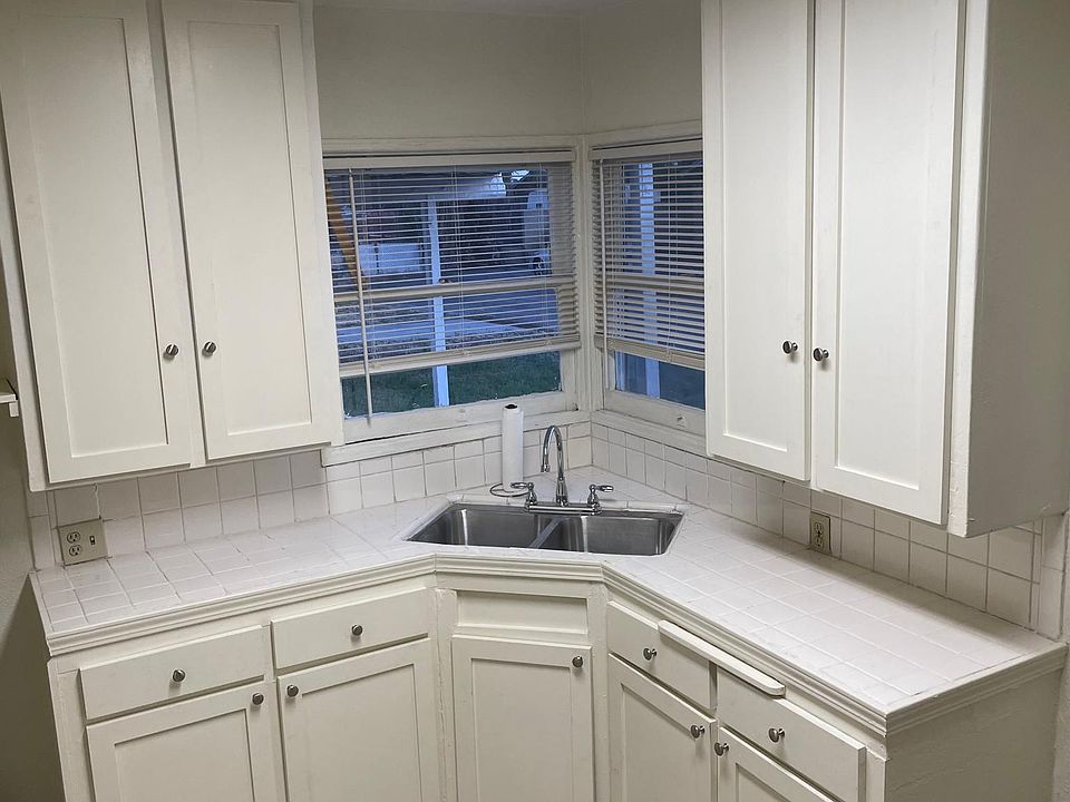 2nd image of 2149 W Lincoln Ave #5