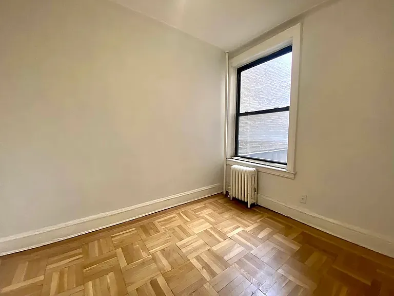 28-49 33rd St #2A — Photo 4