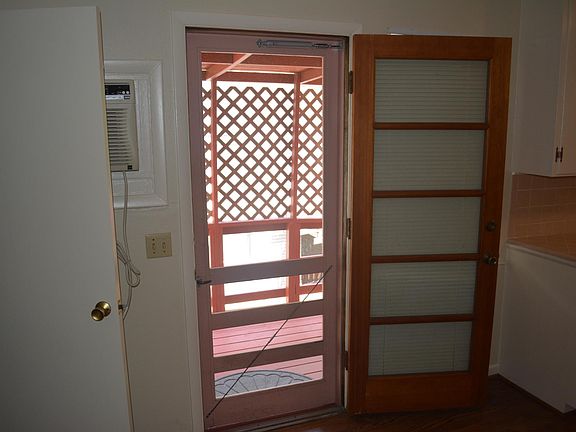 4th image of 701 N Bishop Ave