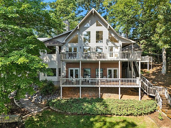 2nd image of 320 Hales Point Dr