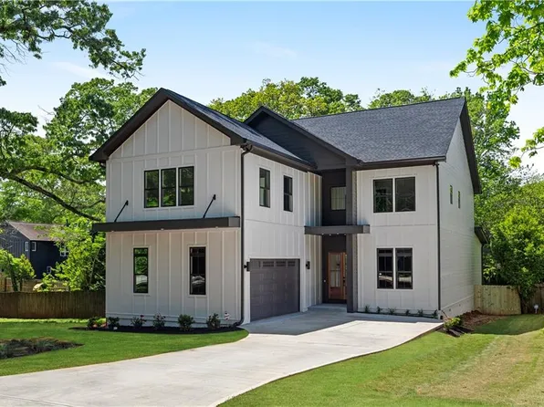 97 Oakridge Ave SE, Atlanta, GA 30317