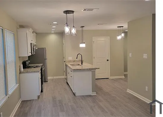 3 bed, 1242 sqft, $1,600 — Photo 4