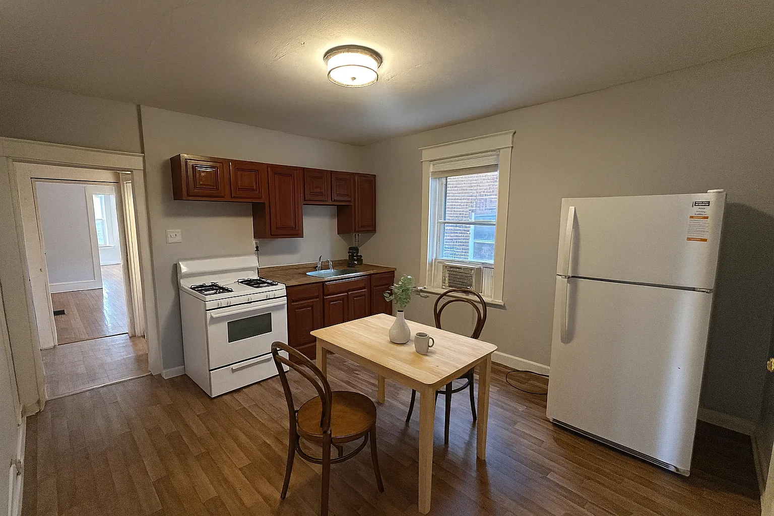 1 bed, $825 — Photo 2