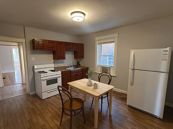 2nd image of 3939 Miami St #1W