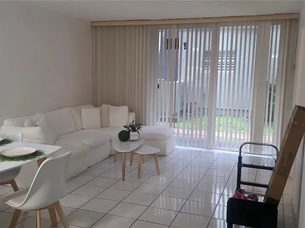 10000 NW 80th Ct, Hialeah Gardens, FL