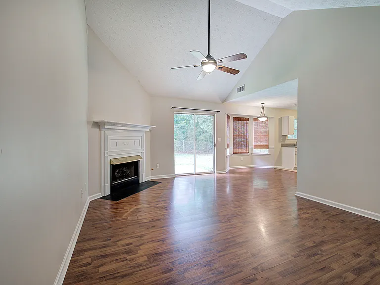 8714 Post Oak Dr — Photo 3