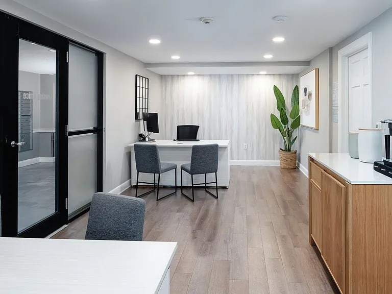 Leasing center