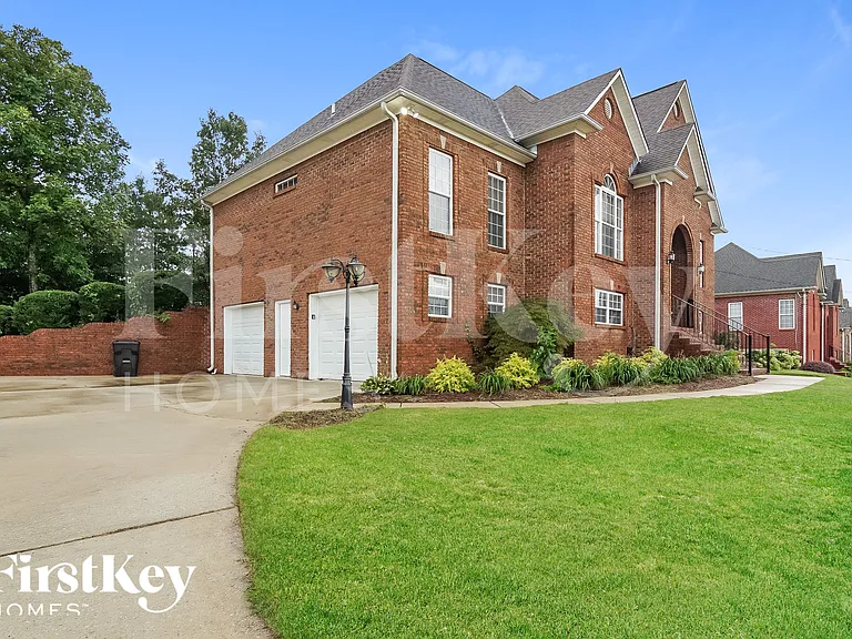 5612 Elliott Cir — Photo 15